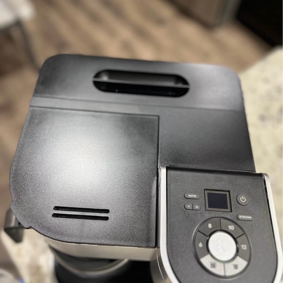 Keurig K-Duo Special Edition Single Serve K-Cup Pod & Carafe Coffee Maker Silver - Picture 4 of 9